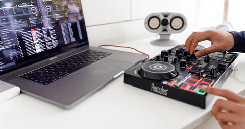 10 Schritte, um Ihren ersten DJ-Mix erfolgreich zu gestalten