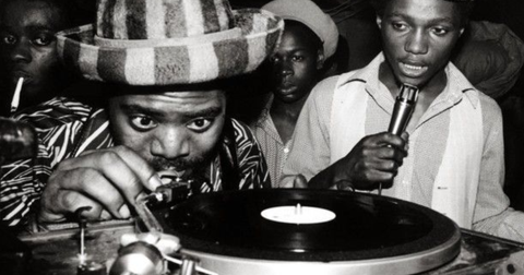 Jamaikanische Sound Systems: Die Ursprünge des DJings