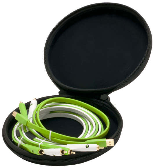2x RCA-RCA 1m + USB 1m + Tasche