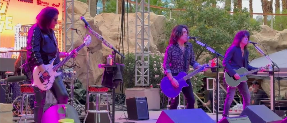 Kiss rend hommage à Ace Frehley lors de leur premier concert après son décès
