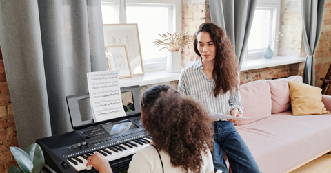 Piano für Anfänger: 9 unverzichtbare Modelle zum Schuljahresstart