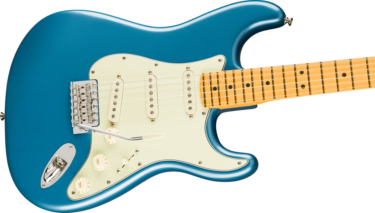 American Professional Classic Stratocaster MN Verblasstes Lake Placid Blue