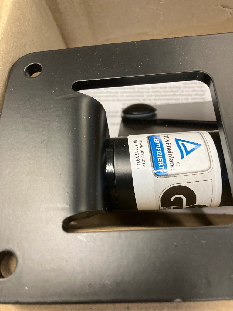 24471 WALL MOUNT - B Stock