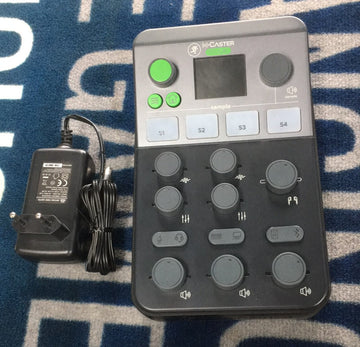 M CASTER STUDIO - B Stock