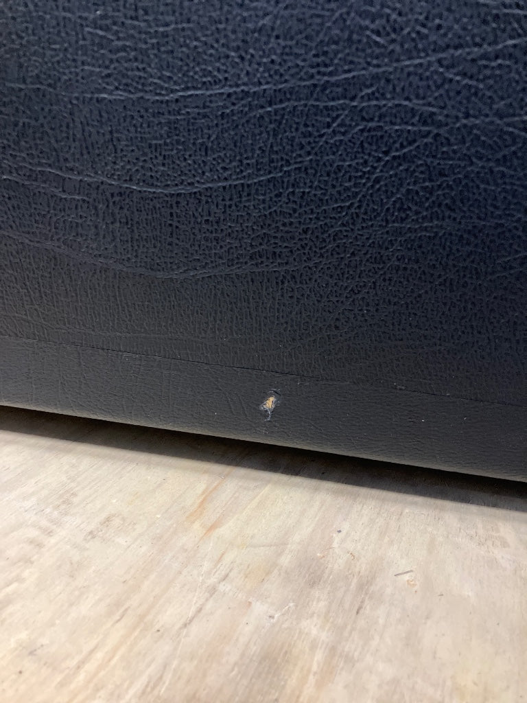 SX CAB 4X12"CLOSED BACK STRAIGHT - B Stock