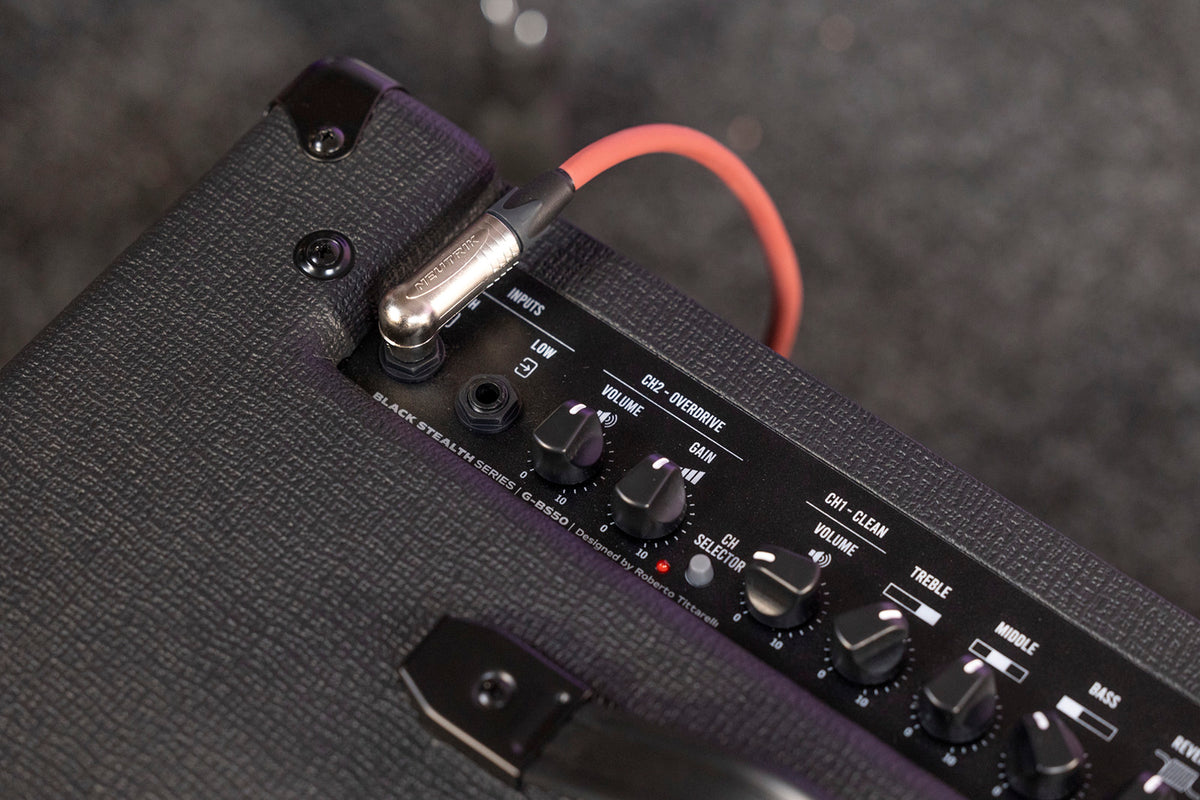 2 channels + FX loop + Reverb - 12" speaker - 50W