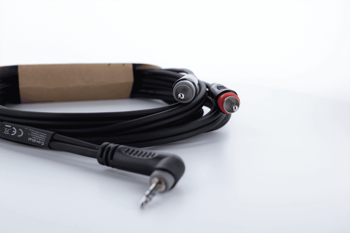 Y-Kabel Abgewinkelte Stereo-Mini-Klinke / 2 RCA 1 M