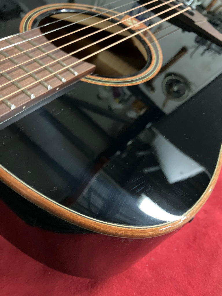 Tramontane T118DCE-BLK Dreadnought Cutaway Elektro Schwarz - B-Ware