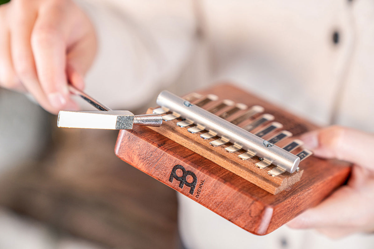 MEINL SONIC ENERGY SOLID KALIMBA 10 NOTES ZAMBESI REDWOOD FLOWER OF LIFE