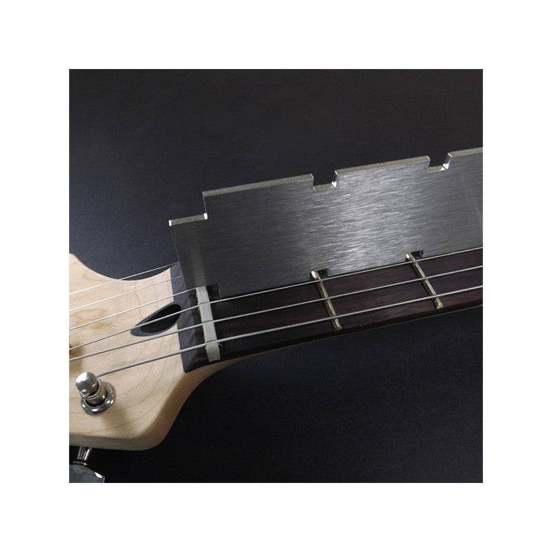 GEKERBTES ABRICHTLINEAL FÜR GITARRE MENSUR 24.75"/25.50"