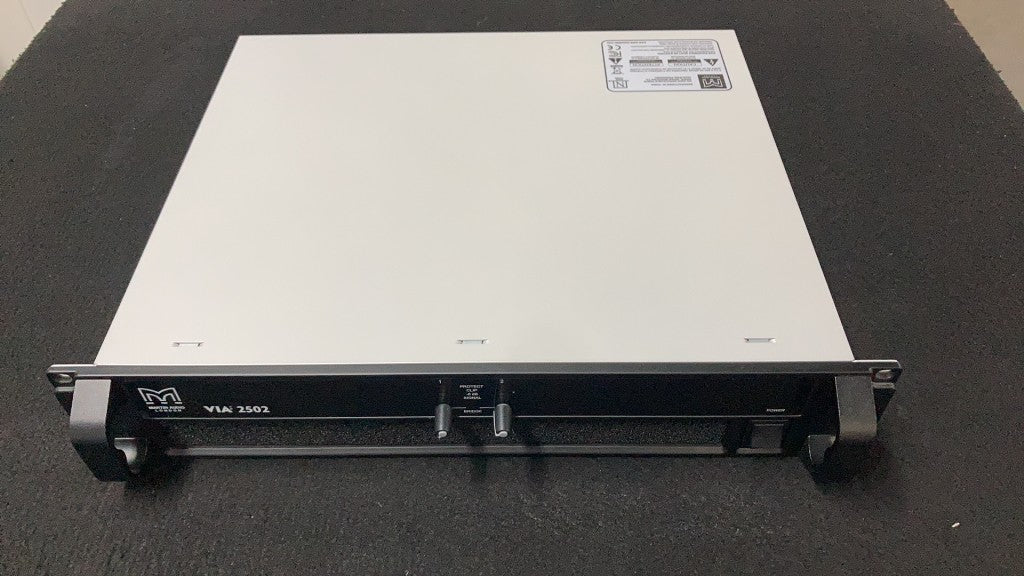 2 x 450W / 8 ohms - B Stock