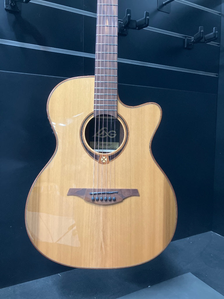 Tramontane T118Ace Auditorium Cutaway Elektro - B-Ware