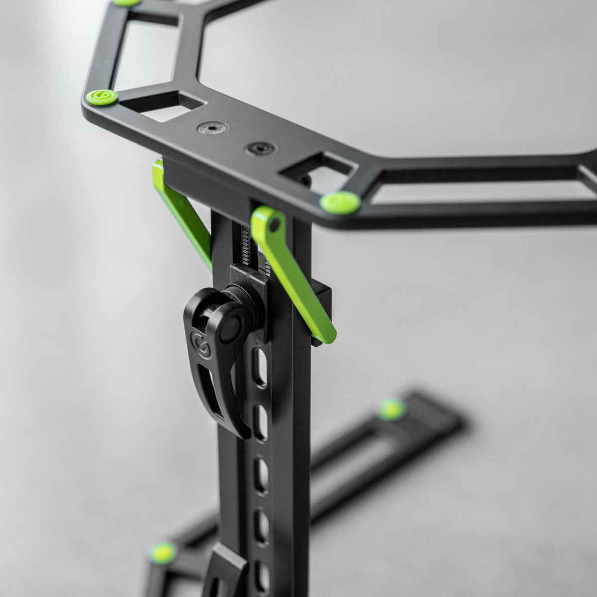 LTS 01 B SET 1 - DJ STAND (ABDECKUNG INKLUSIVE)