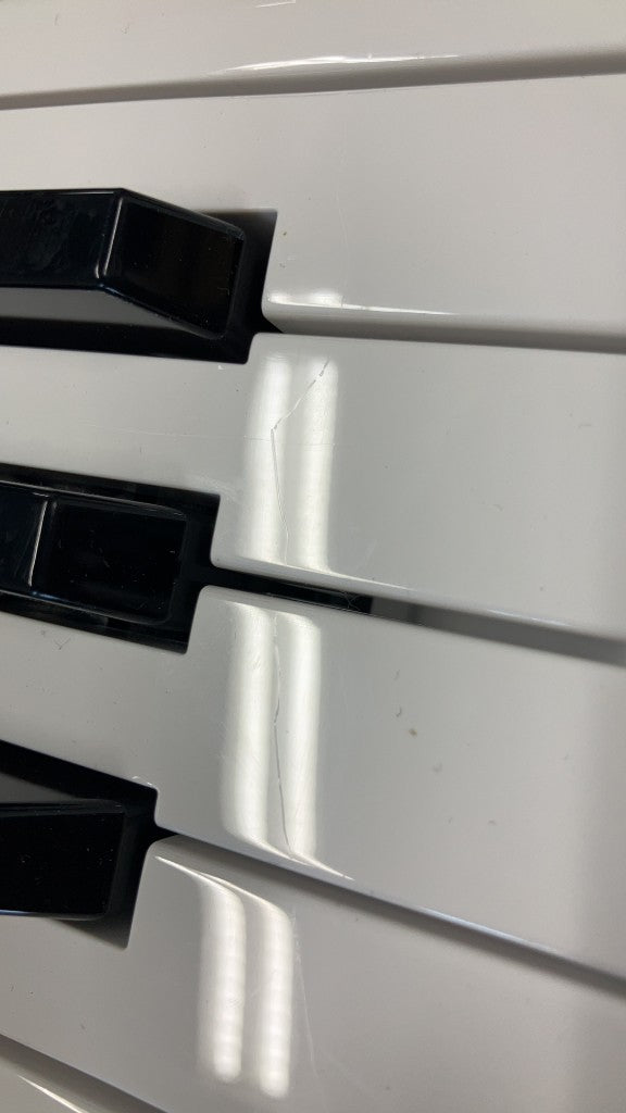 WHITE KROSS2 61 KEYS - B Stock