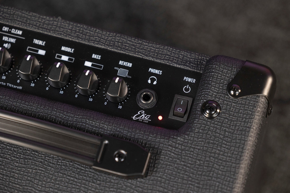 2 channels + FX loop + Reverb - 12" speaker - 35W