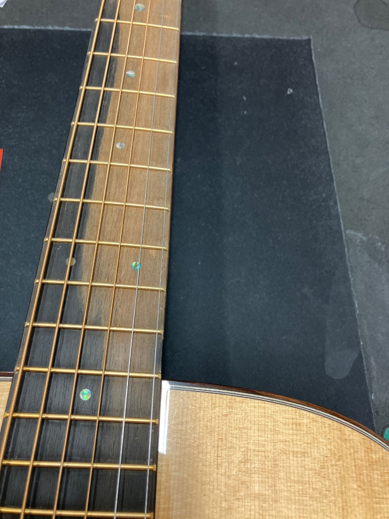 D-18 Modern Deluxe - B Stock